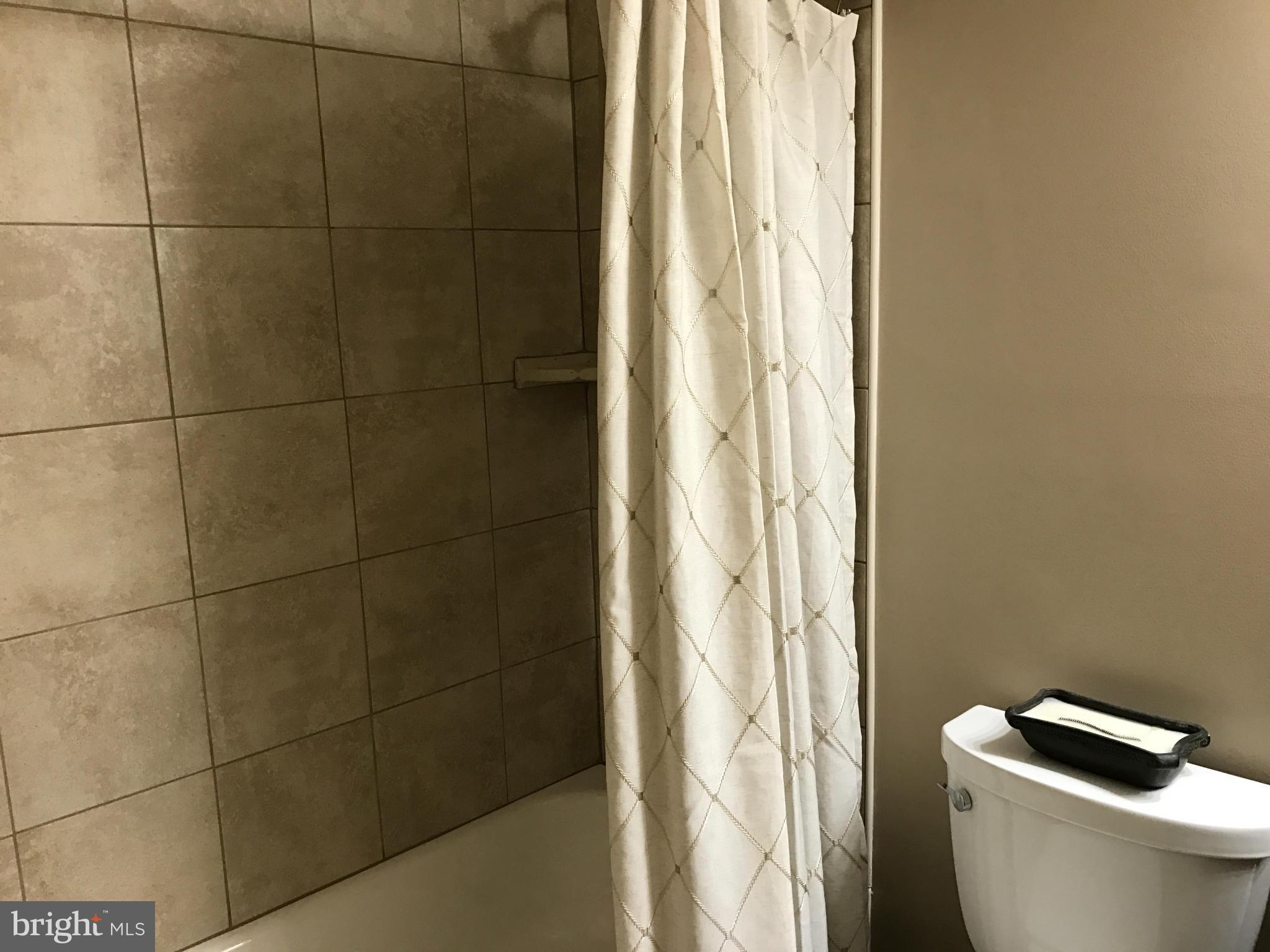 SHADOW WOODS - Residential