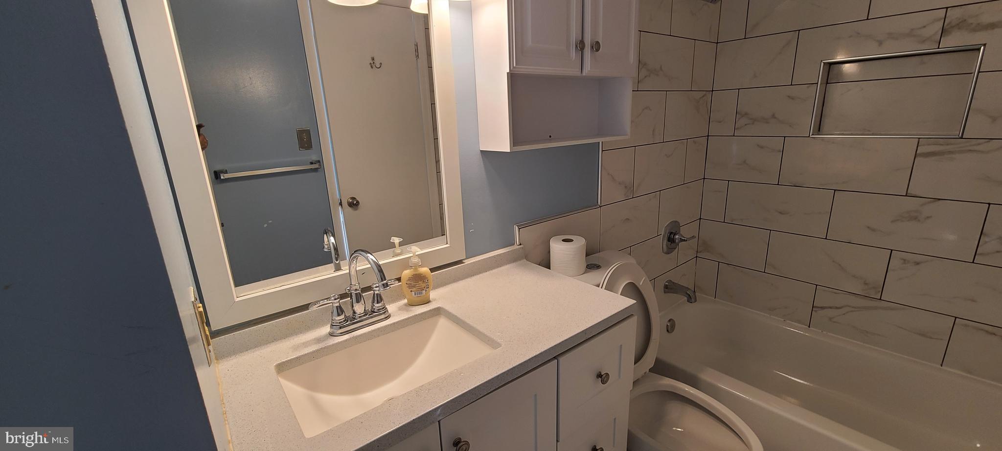 FLOWER HILL - Residential Lease