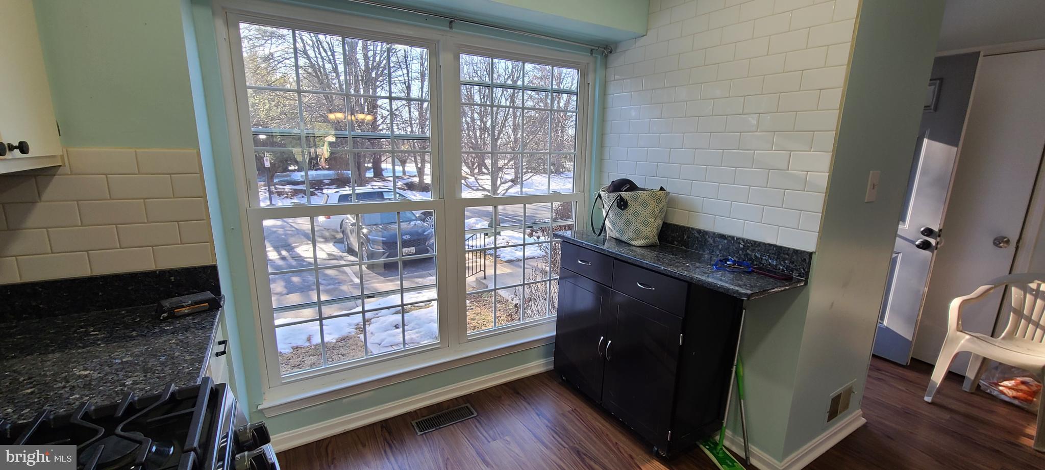 FLOWER HILL - Residential Lease