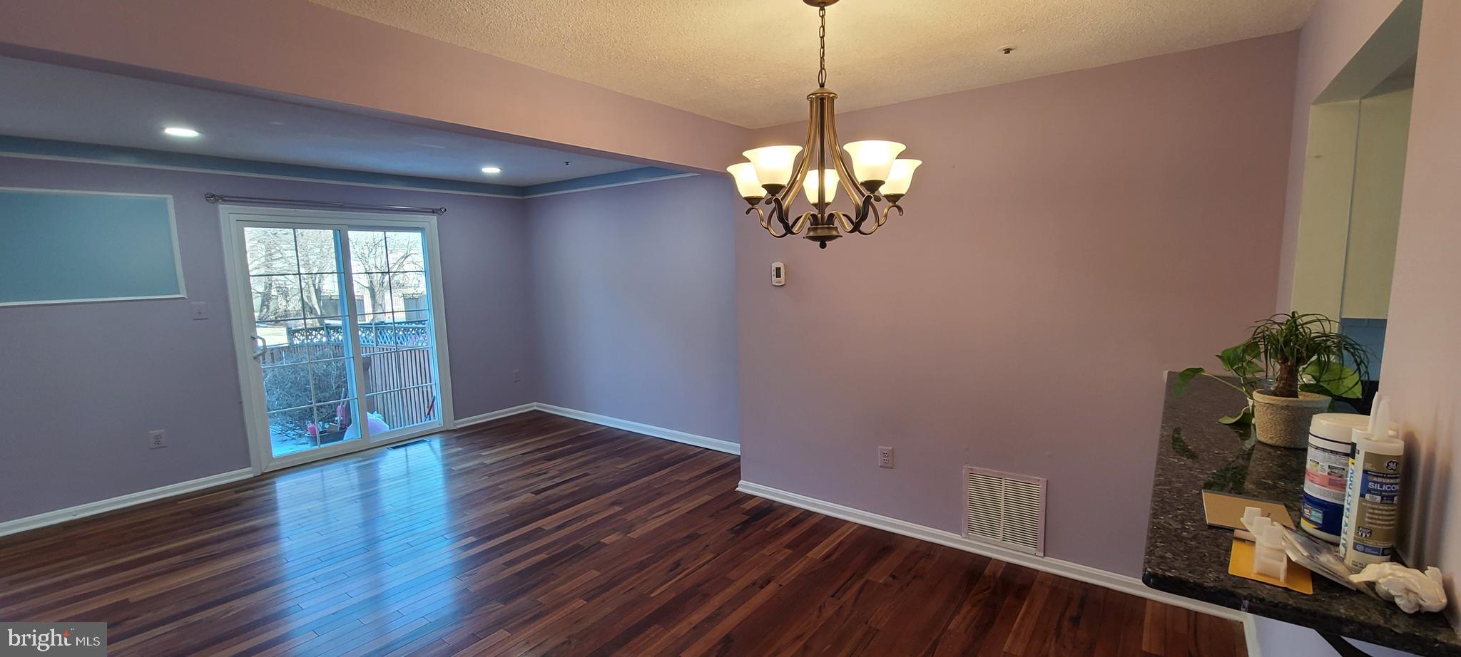 FLOWER HILL - Residential Lease