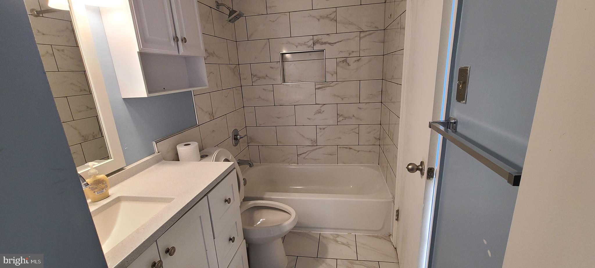 FLOWER HILL - Residential Lease