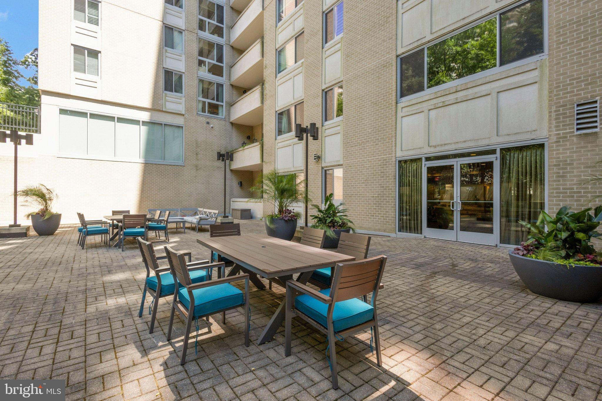 THE ELIZABETH - Residential