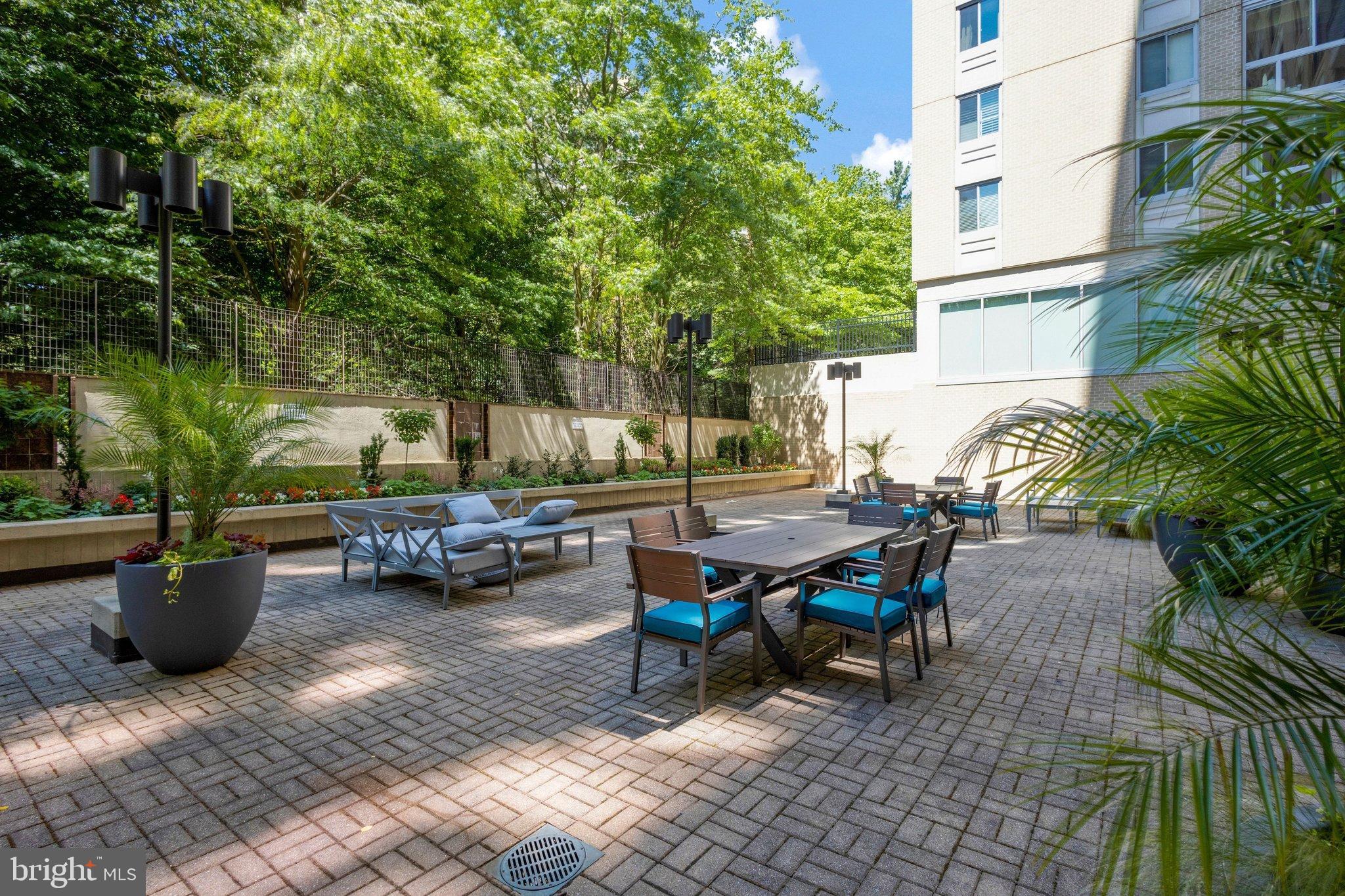 THE ELIZABETH - Residential