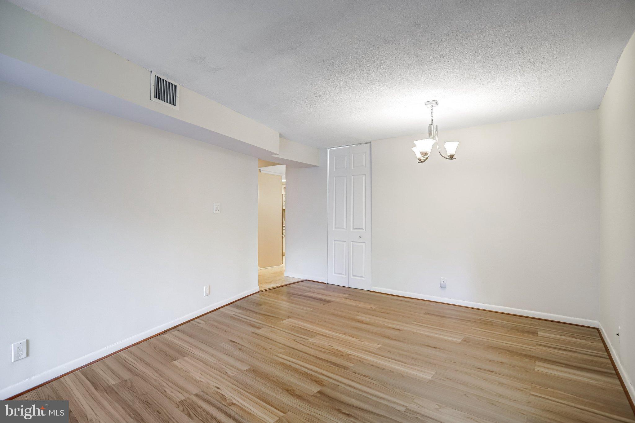 THE ELIZABETH - Residential