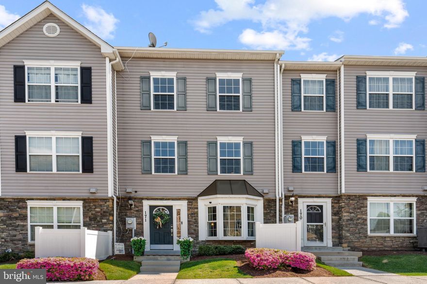 Beautifully maintained 3-bedroom, 2.5-bath townhome offering a perfect blend of comfort  and modern living.  This home offers an open floor plan and an abundance of natural light.  Enjoy a modern kitchen with stainless steel appliances, spacious living areas and comfortable bedrooms including the primary suite on the second level.   Move-in ready and perfect for everyday living.   

Two  assigned  parking spaces directly in front of the home are so convenient.  This vibrant community offers something for everyone.  Residents enjoy access to a sparkling pool, multiple playgrounds and beautifully maintained green spaces for relaxing or outdoor activities.  A community pavilion with grills is  great for gatherings and entertainment.  Conveniently located, this home combines comfort, convenience and a lifestyle you'll love.   Don't miss out on this must see home!!