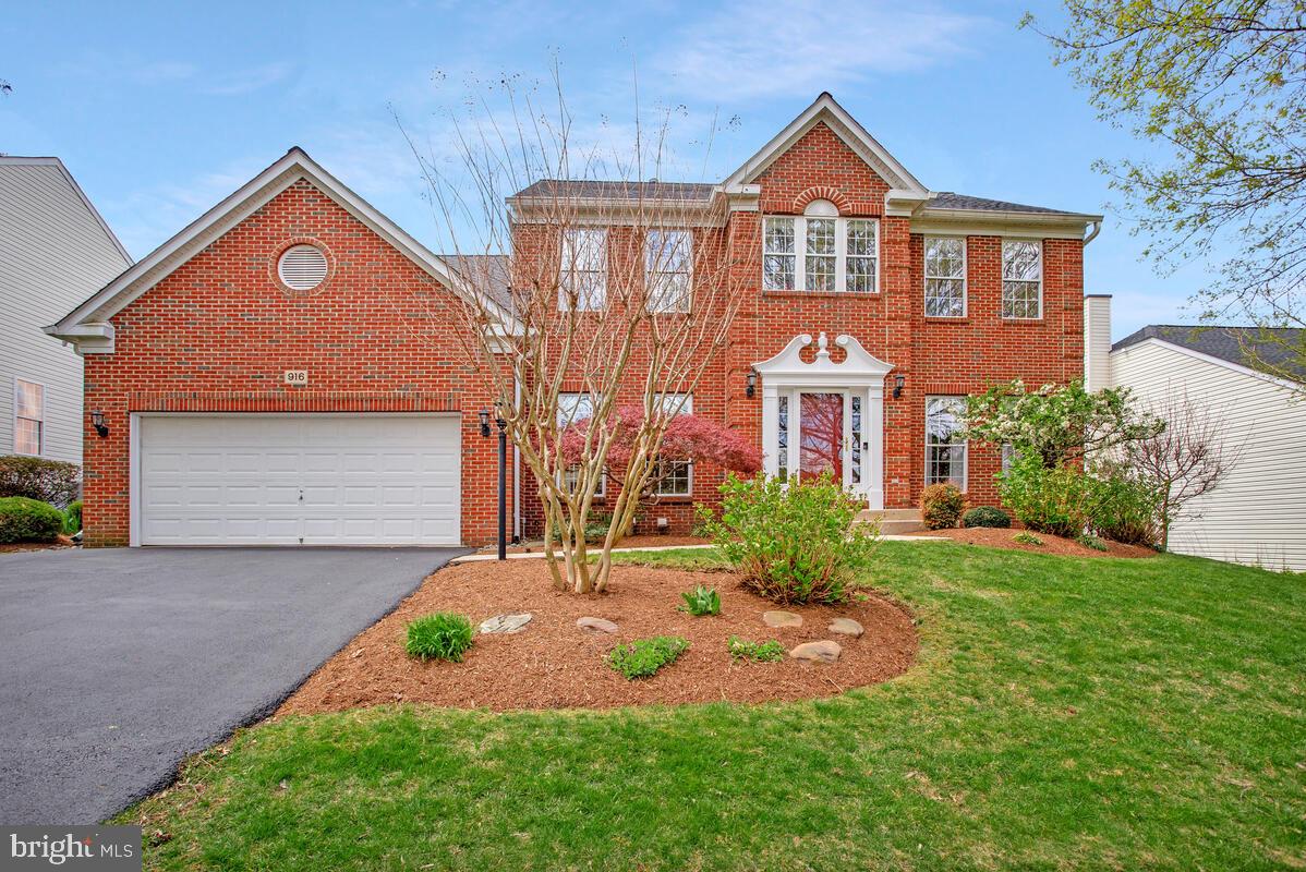916 SAND BROOK COURT