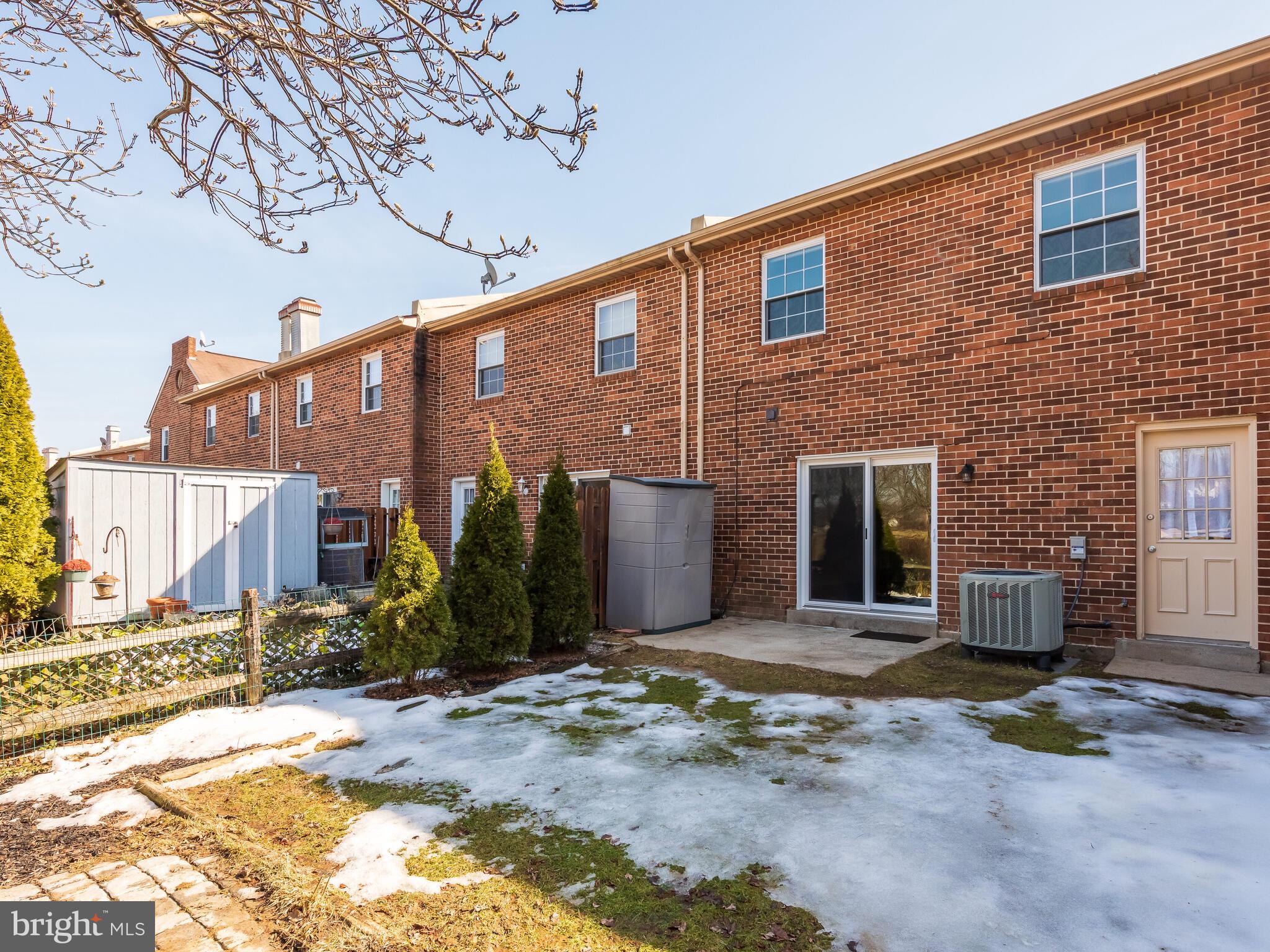 RHONDDA - Residential Lease