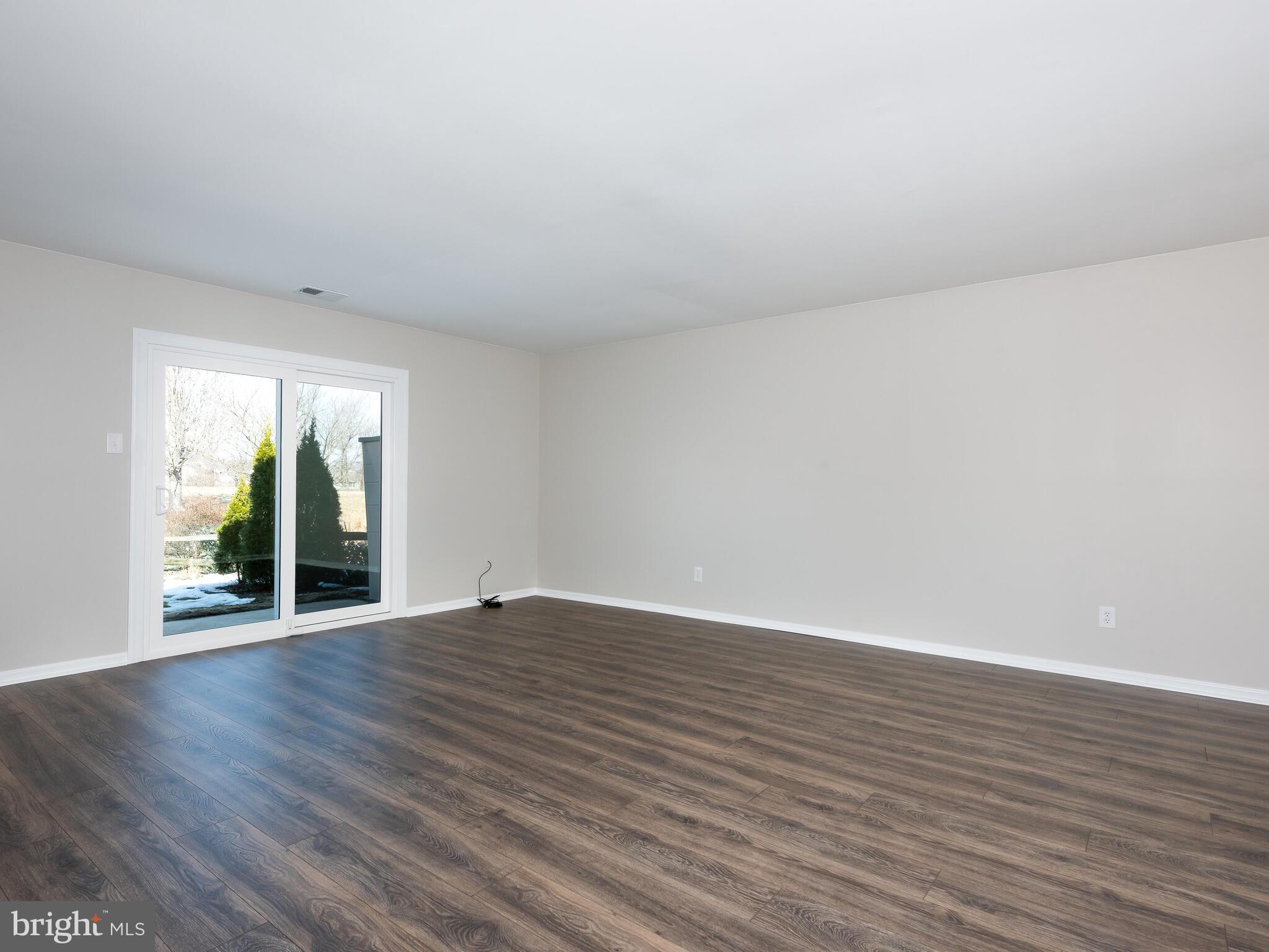 RHONDDA - Residential Lease