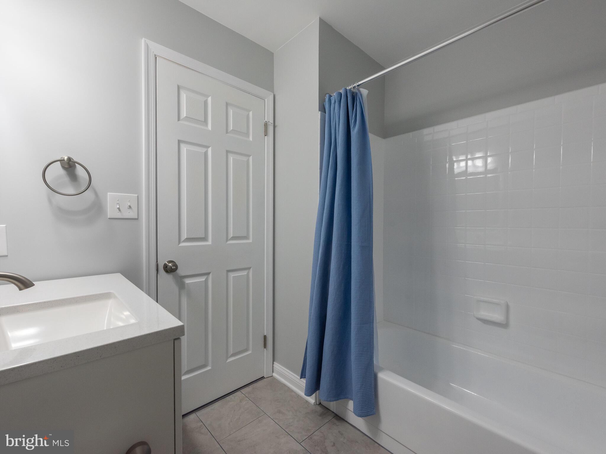 RHONDDA - Residential Lease