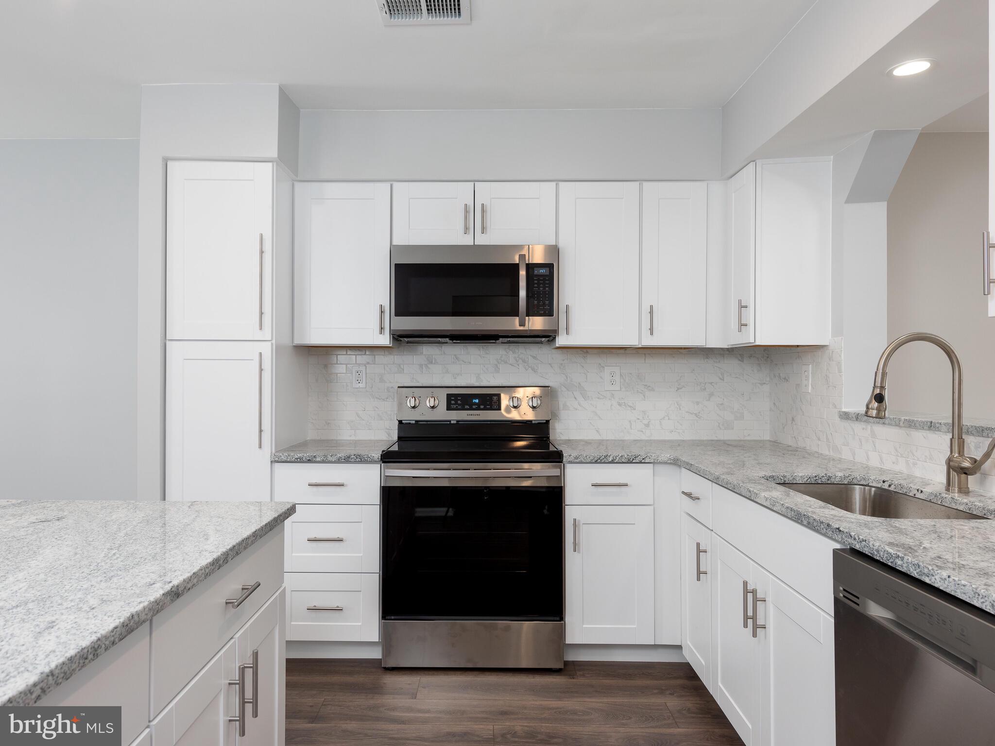 RHONDDA - Residential Lease