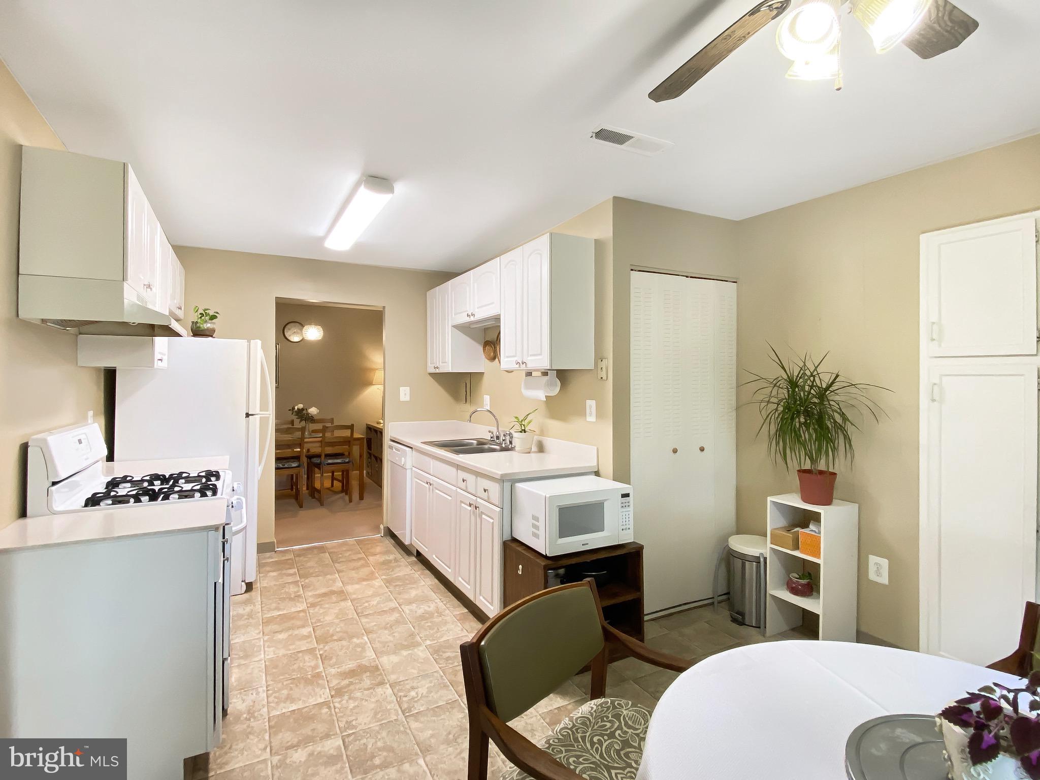 VILLAGE OF LONG REACH - Residential