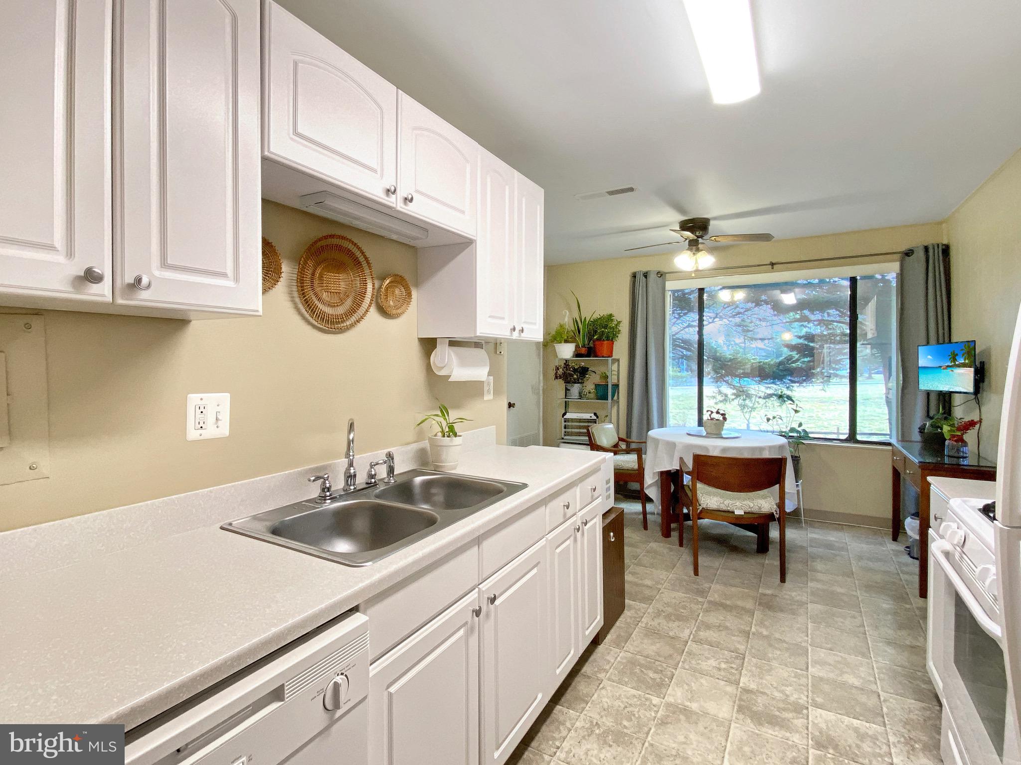 VILLAGE OF LONG REACH - Residential