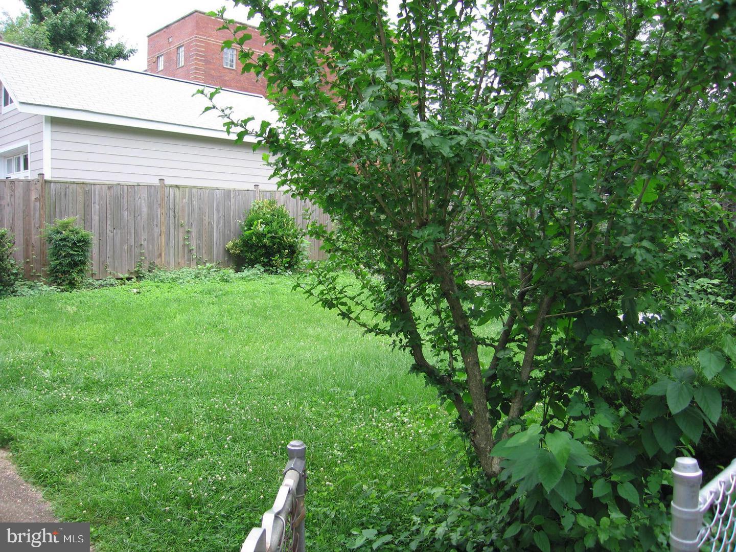 COURTHOUSE - Residential Lease