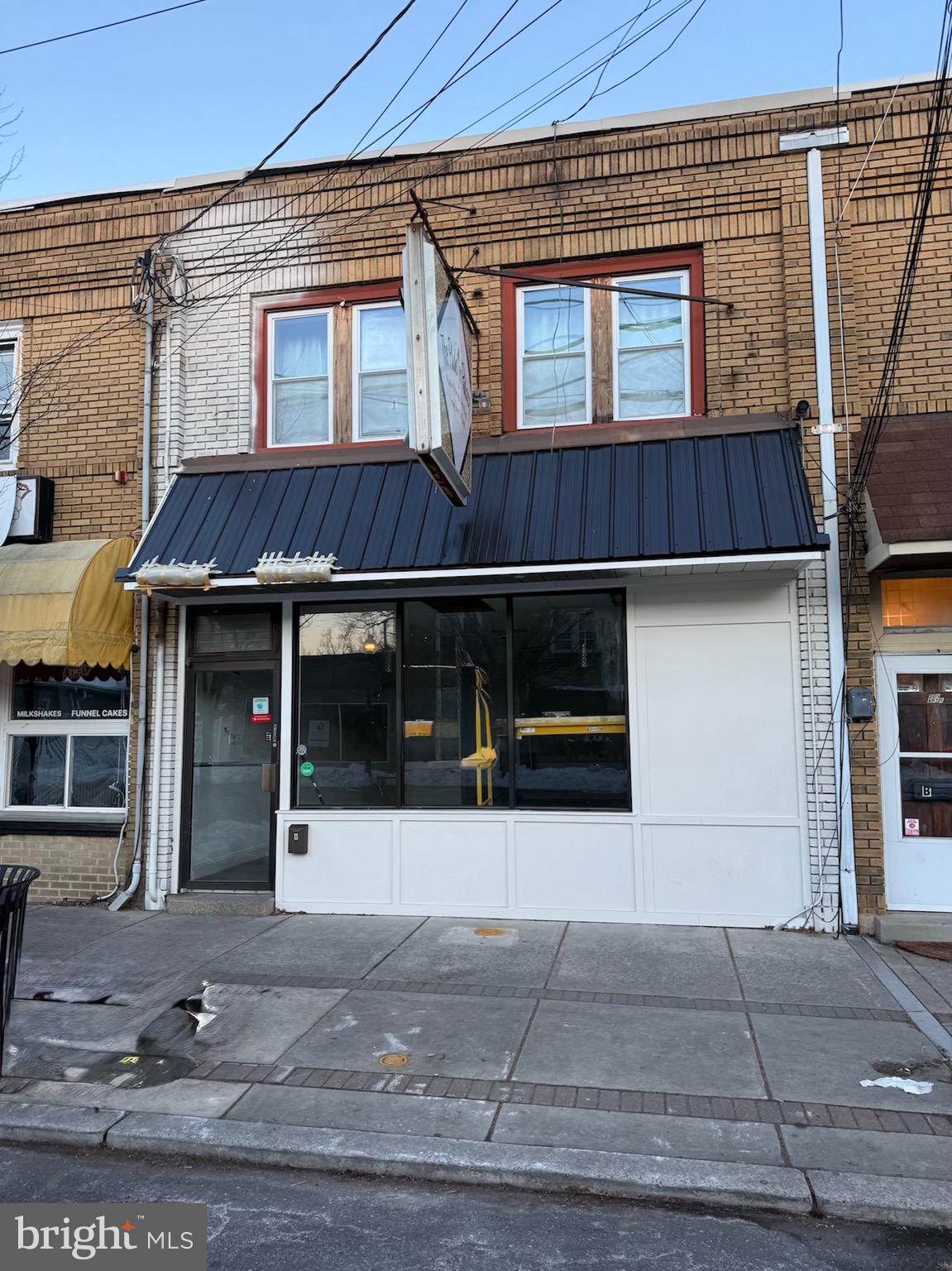 211 W CLINTON AVENUE