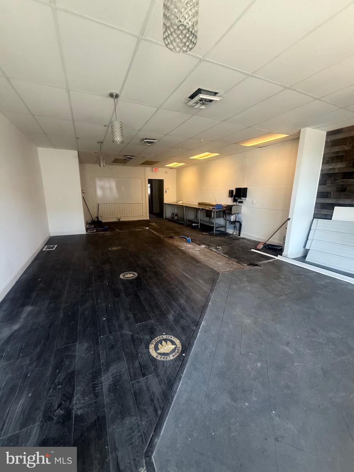 211 W CLINTON AVENUE