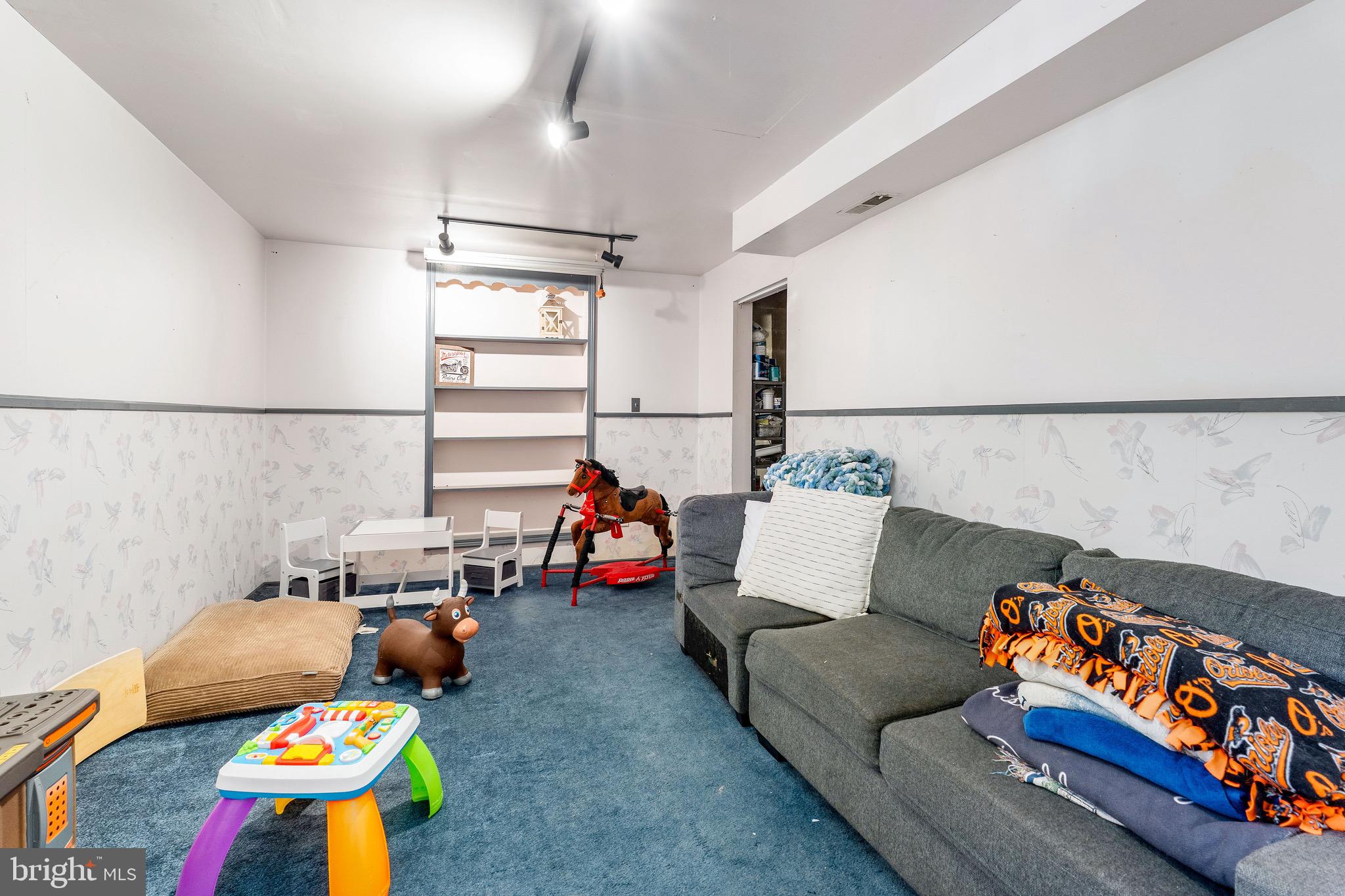 CHESAPEAKE LANDING - Residential