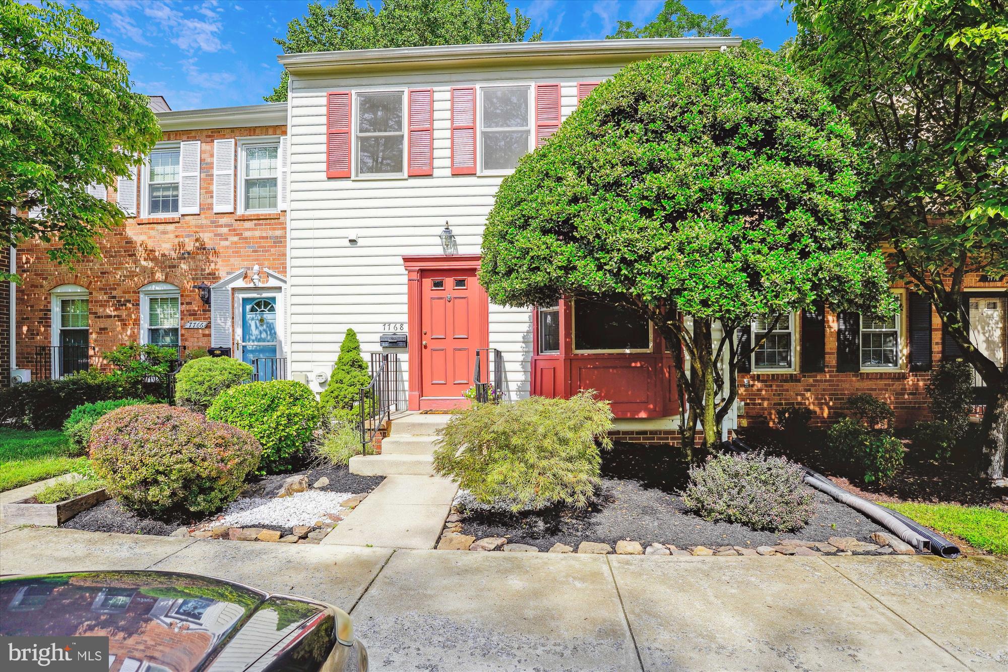 INVERNESS KNOLLS - Residential