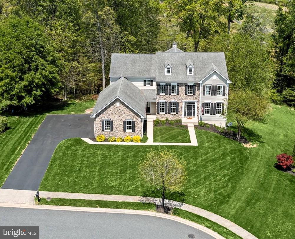 THE ESTATES AT CEDARDAY - Residential