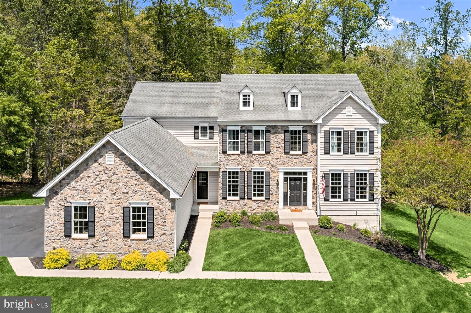 THE ESTATES AT CEDARDAY - Residential