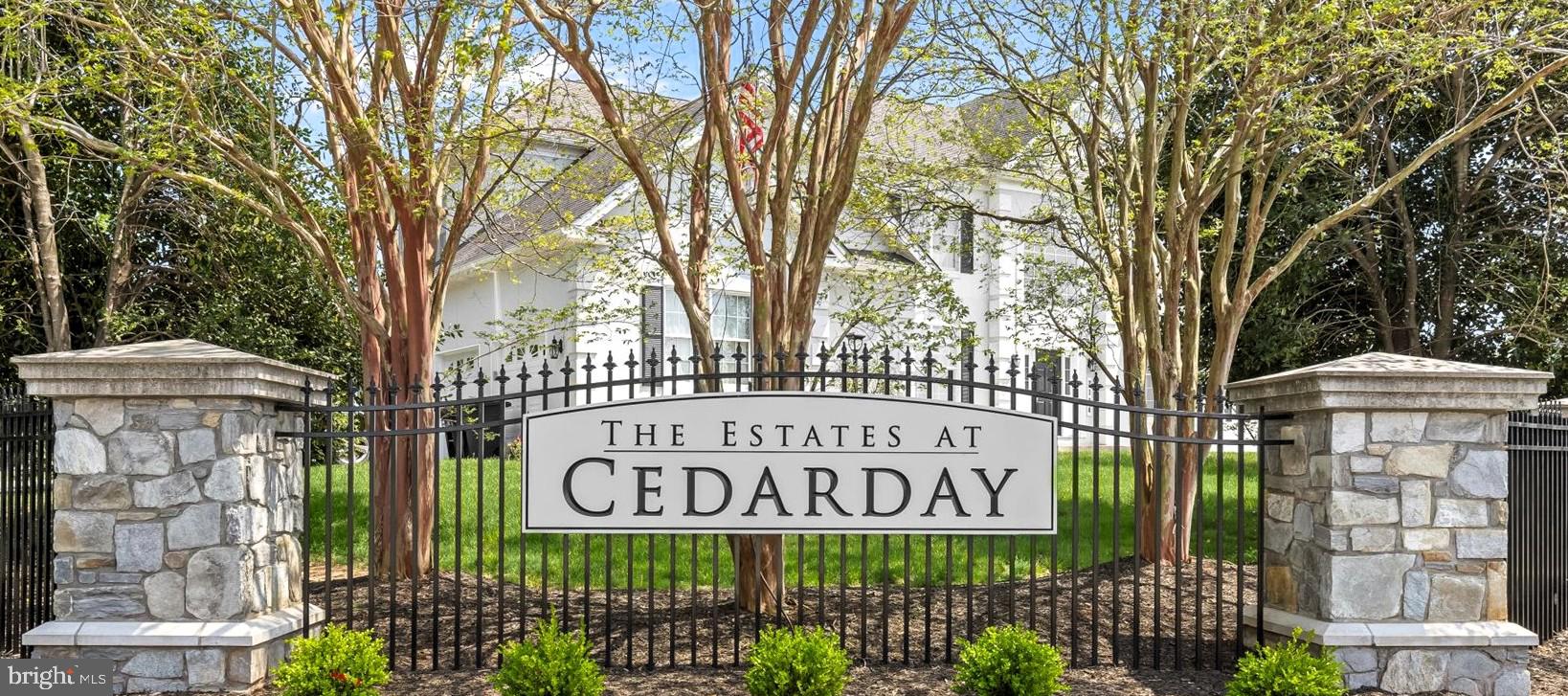 THE ESTATES AT CEDARDAY - Residential