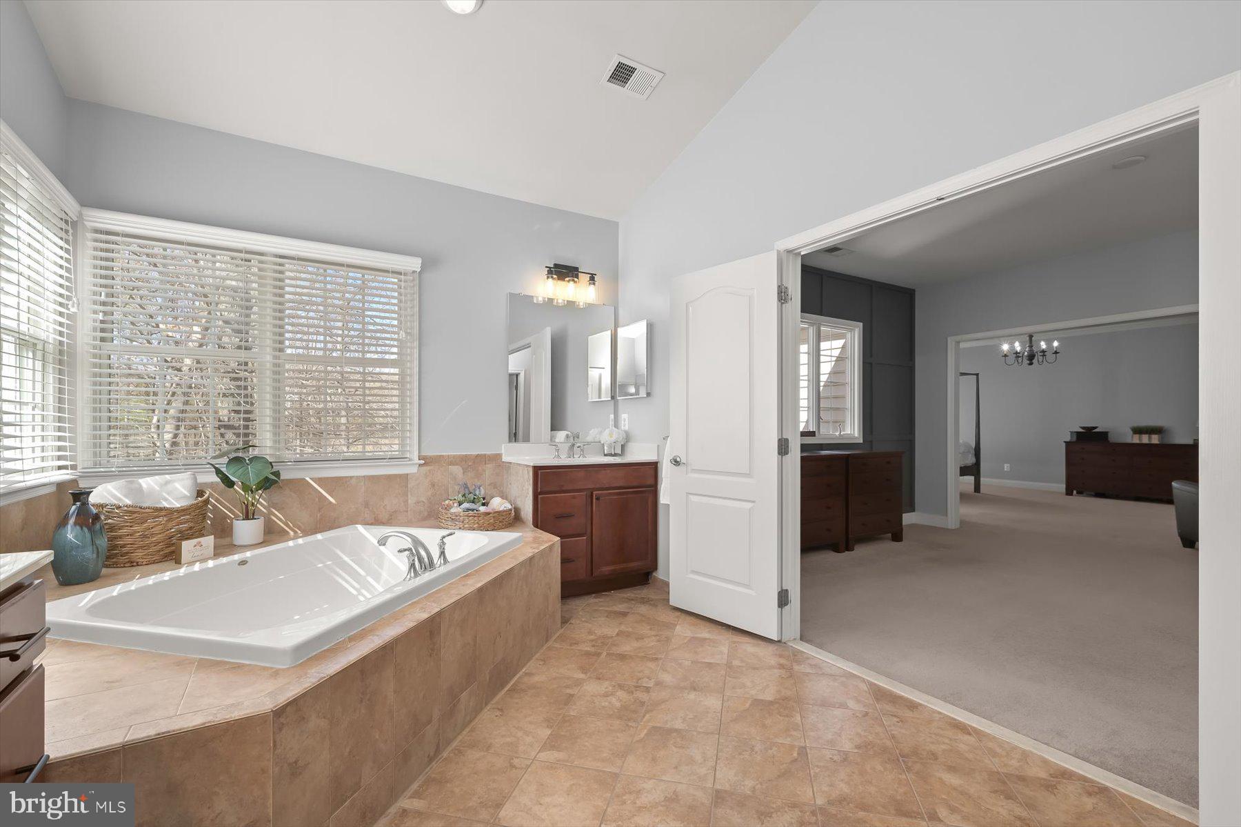 THE ESTATES AT CEDARDAY - Residential