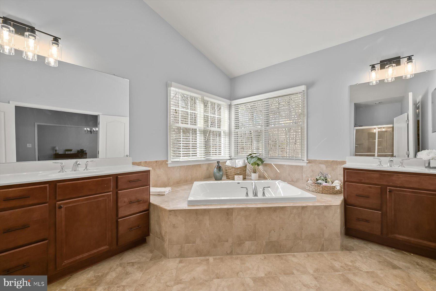 THE ESTATES AT CEDARDAY - Residential