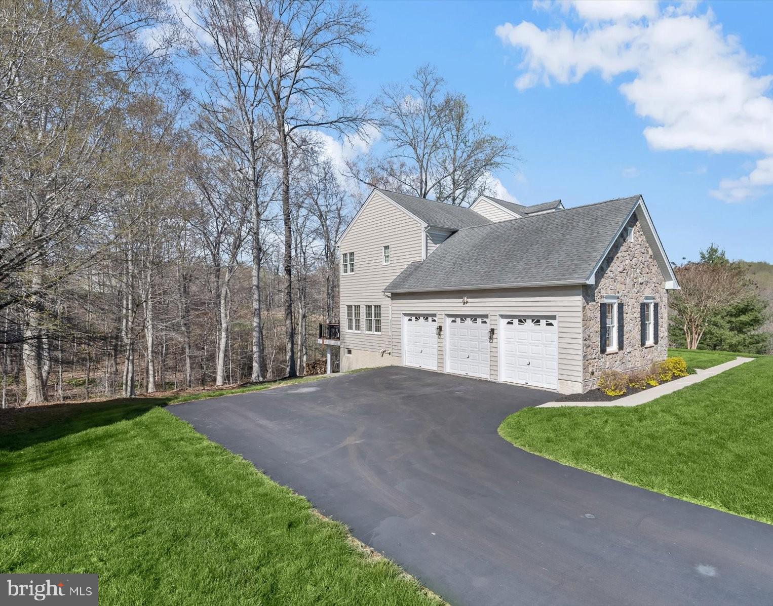 2109 OVERLOOK COURT