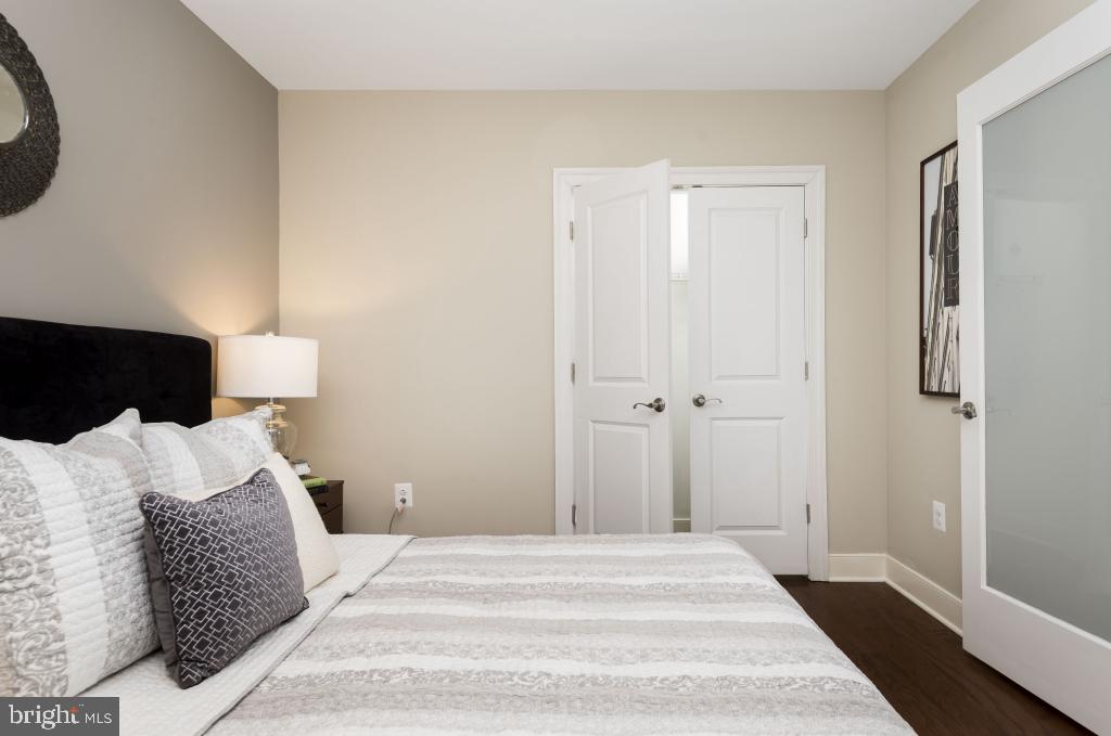 LOGAN SQUARE - Residential Lease