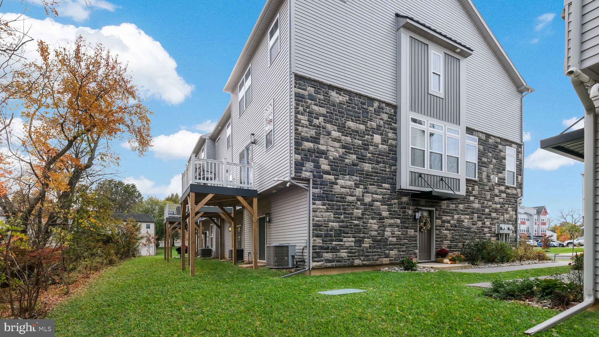 THE FIELDS AT CONSTITUTION SQUARE - Residential