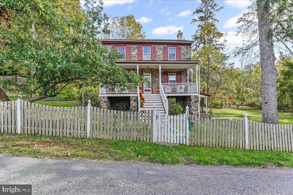 Photo of 1420 Hollow Road, CHESTER SPRINGS, PA 19425 (MLS # PACT2111422)