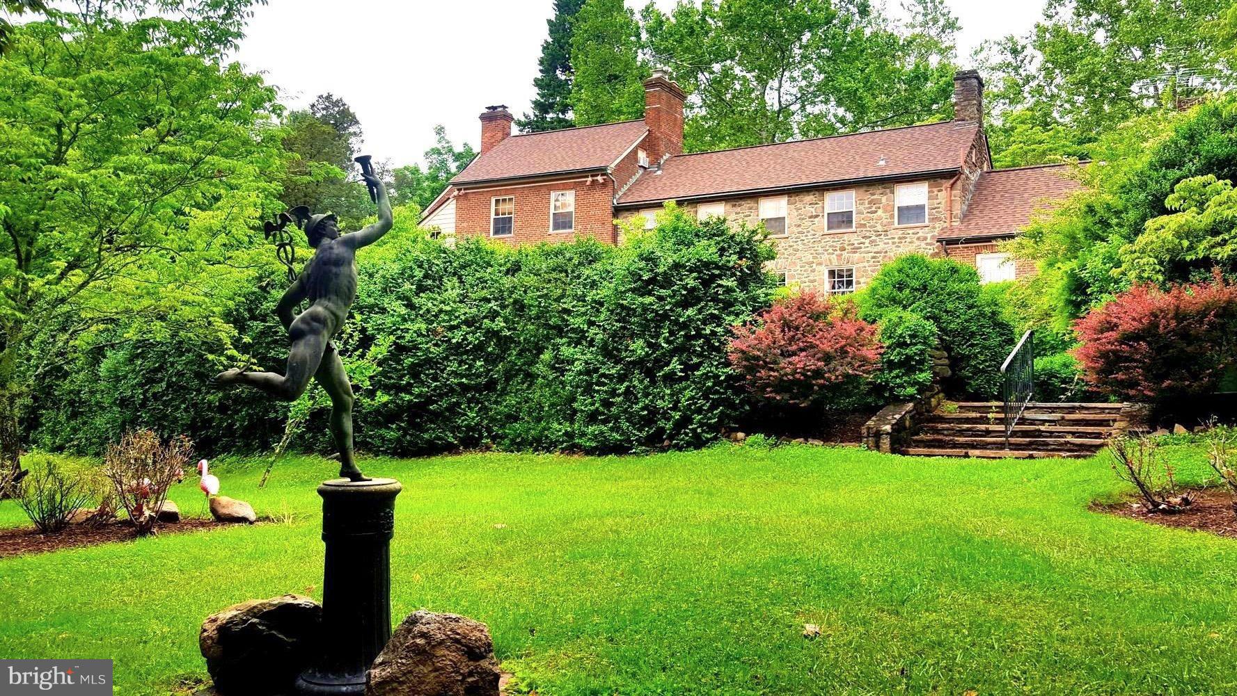 WESTBURY GLEN - Residential