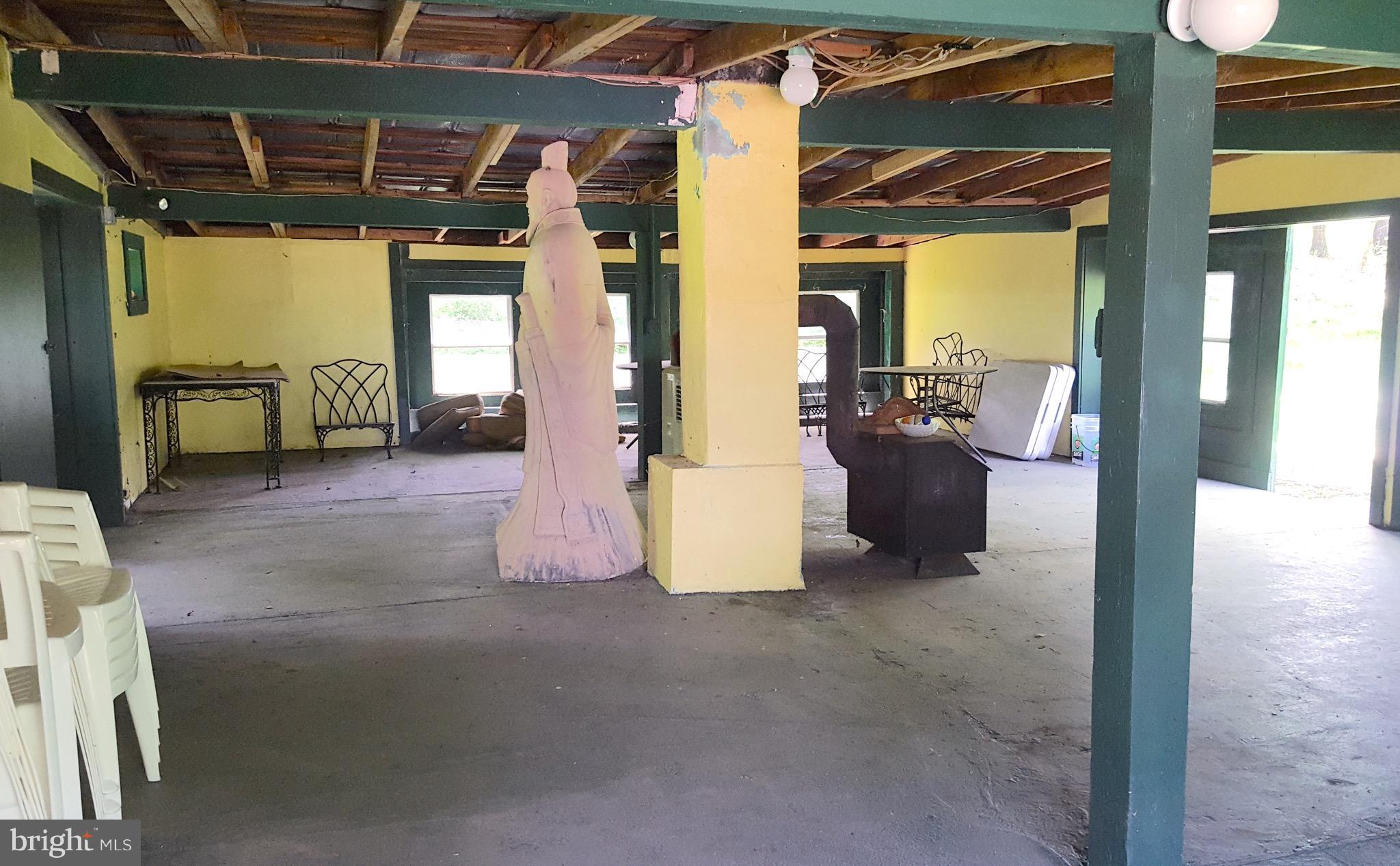 WESTBURY GLEN - Residential