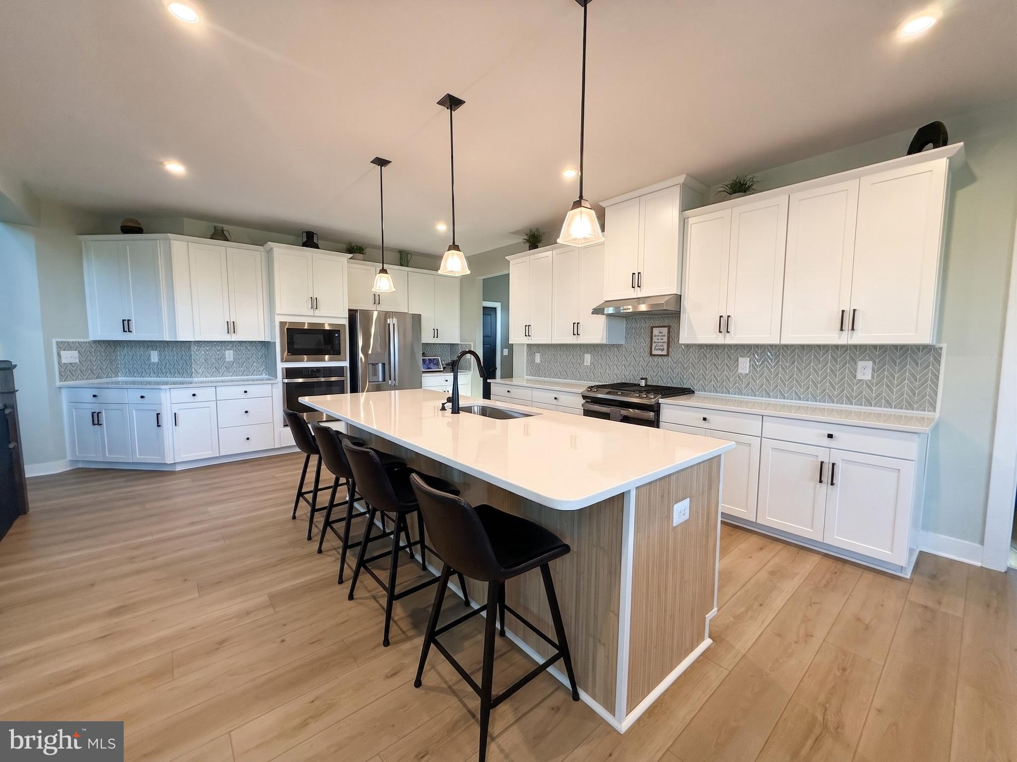 HIGH POINTE - Residential
