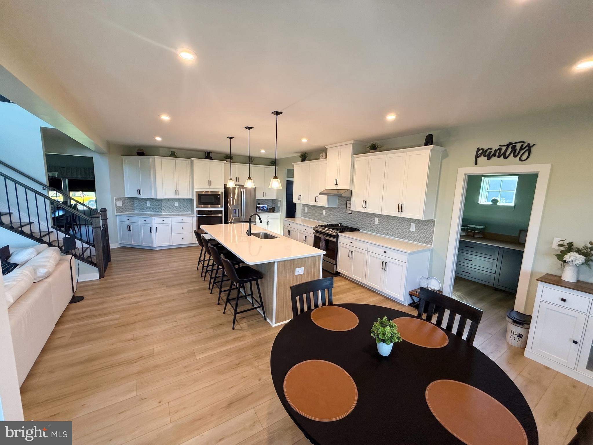 HIGH POINTE - Residential