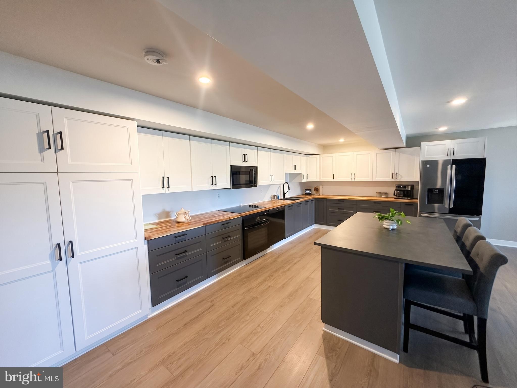 HIGH POINTE - Residential