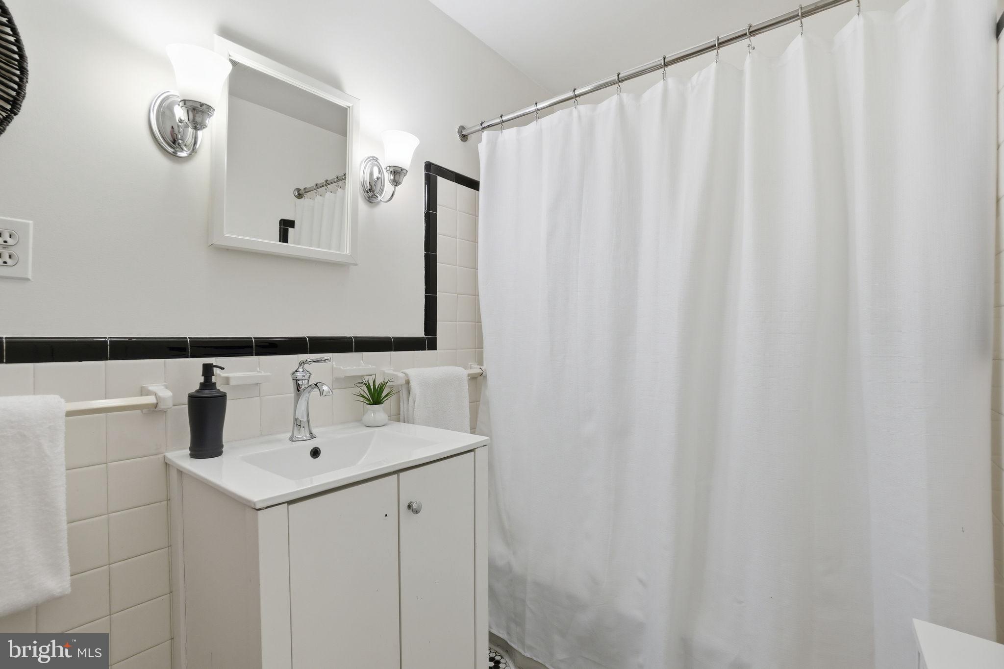 COURTLAND PARK - Residential