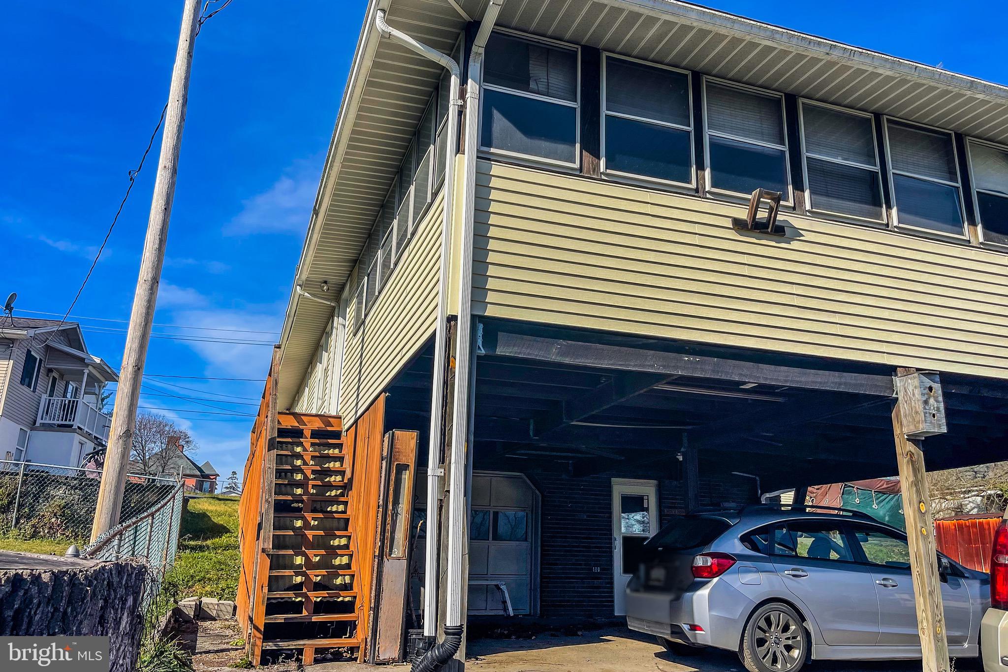 EAST SIDE - Residential