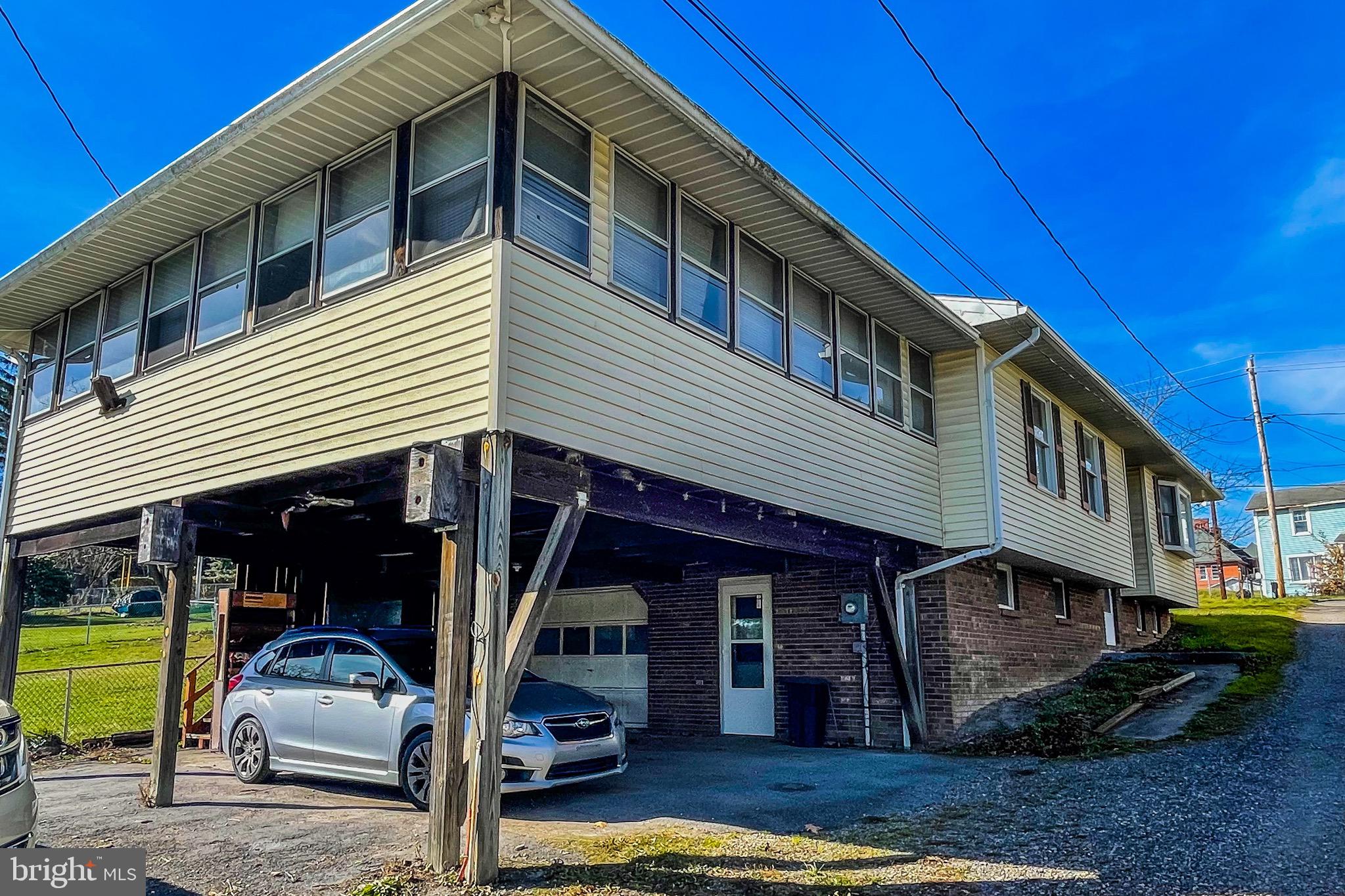 EAST SIDE - Residential