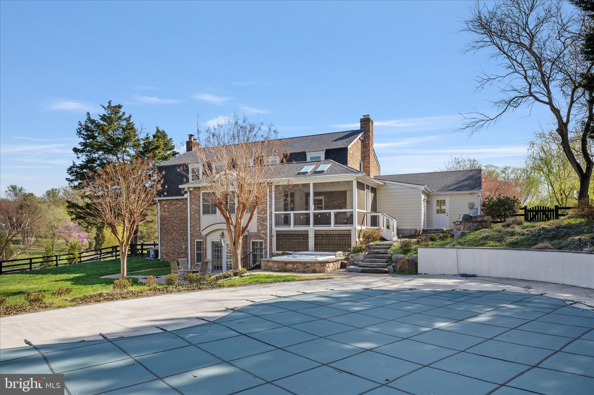 FOX LAKE - Residential