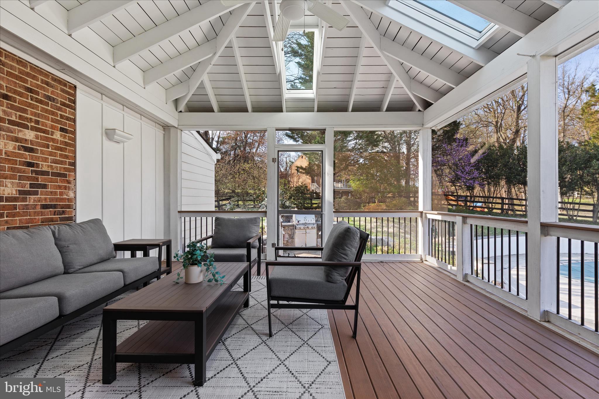 FOX LAKE - Residential