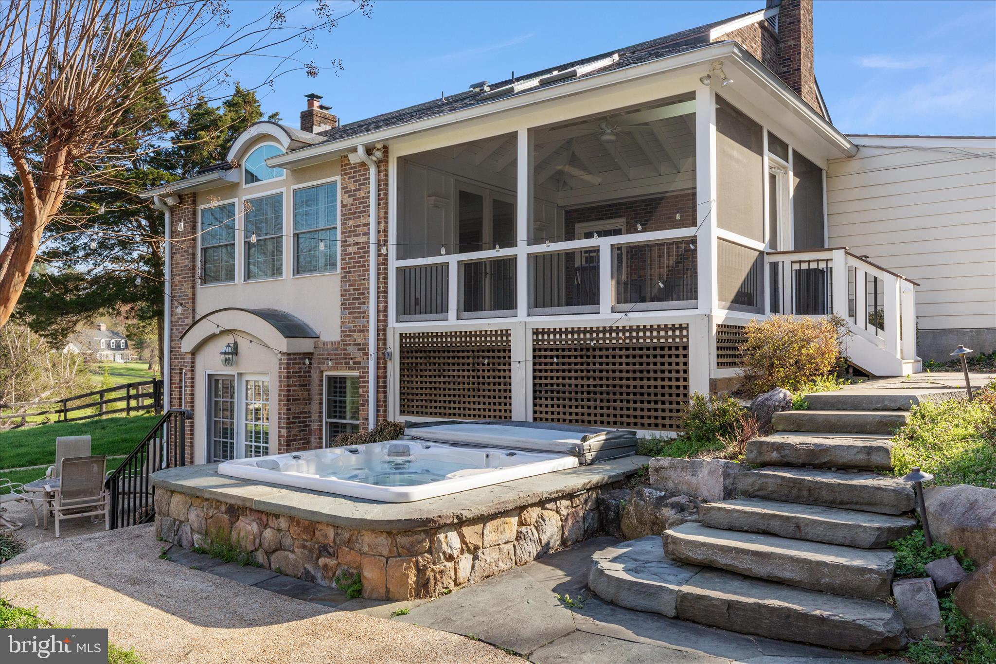 FOX LAKE - Residential