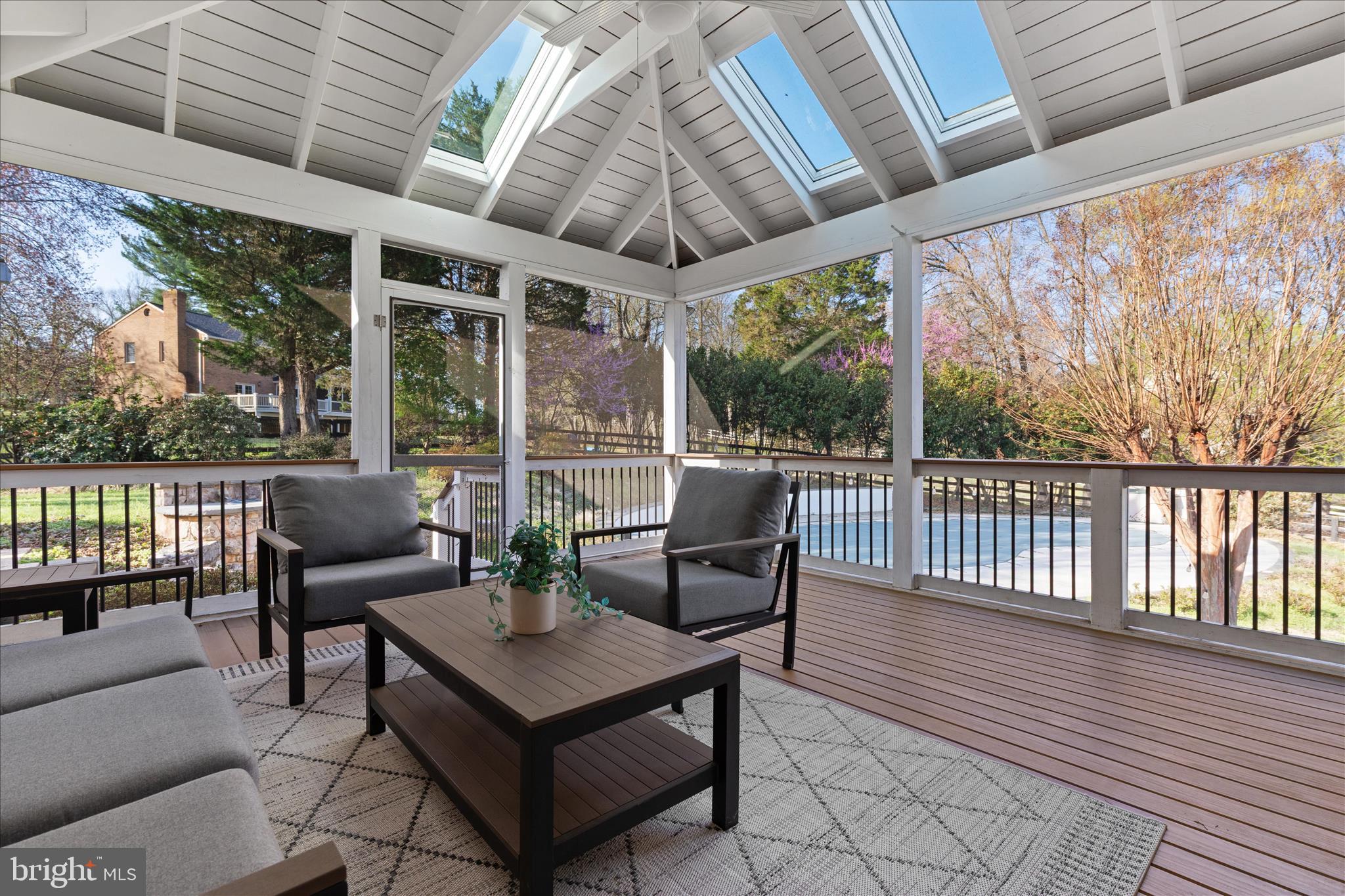 FOX LAKE - Residential