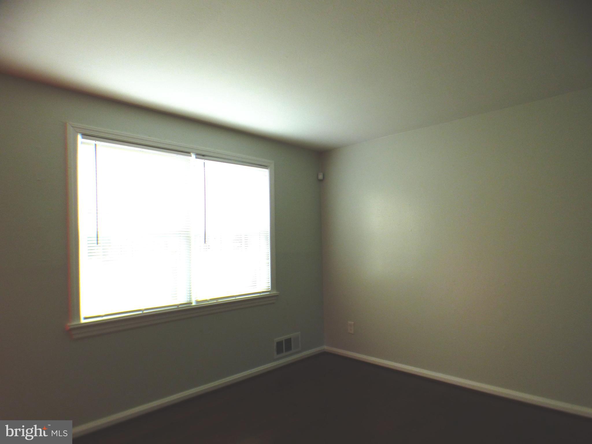 IVERSON COURTS CONDO - Residential Lease