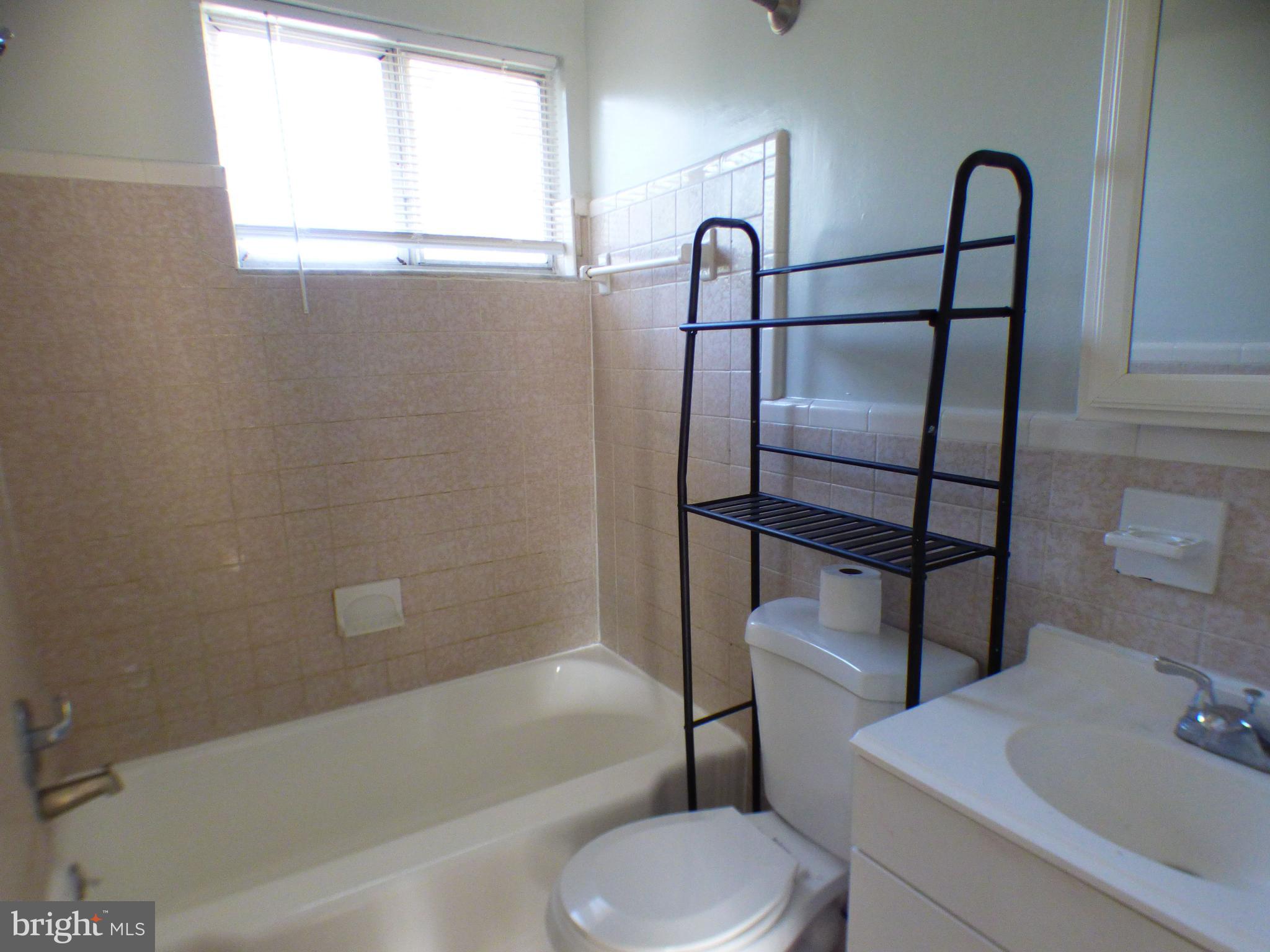 IVERSON COURTS CONDO - Residential Lease