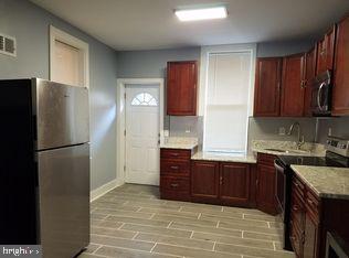 PHILADELPHIA (NORTH) - Residential Lease