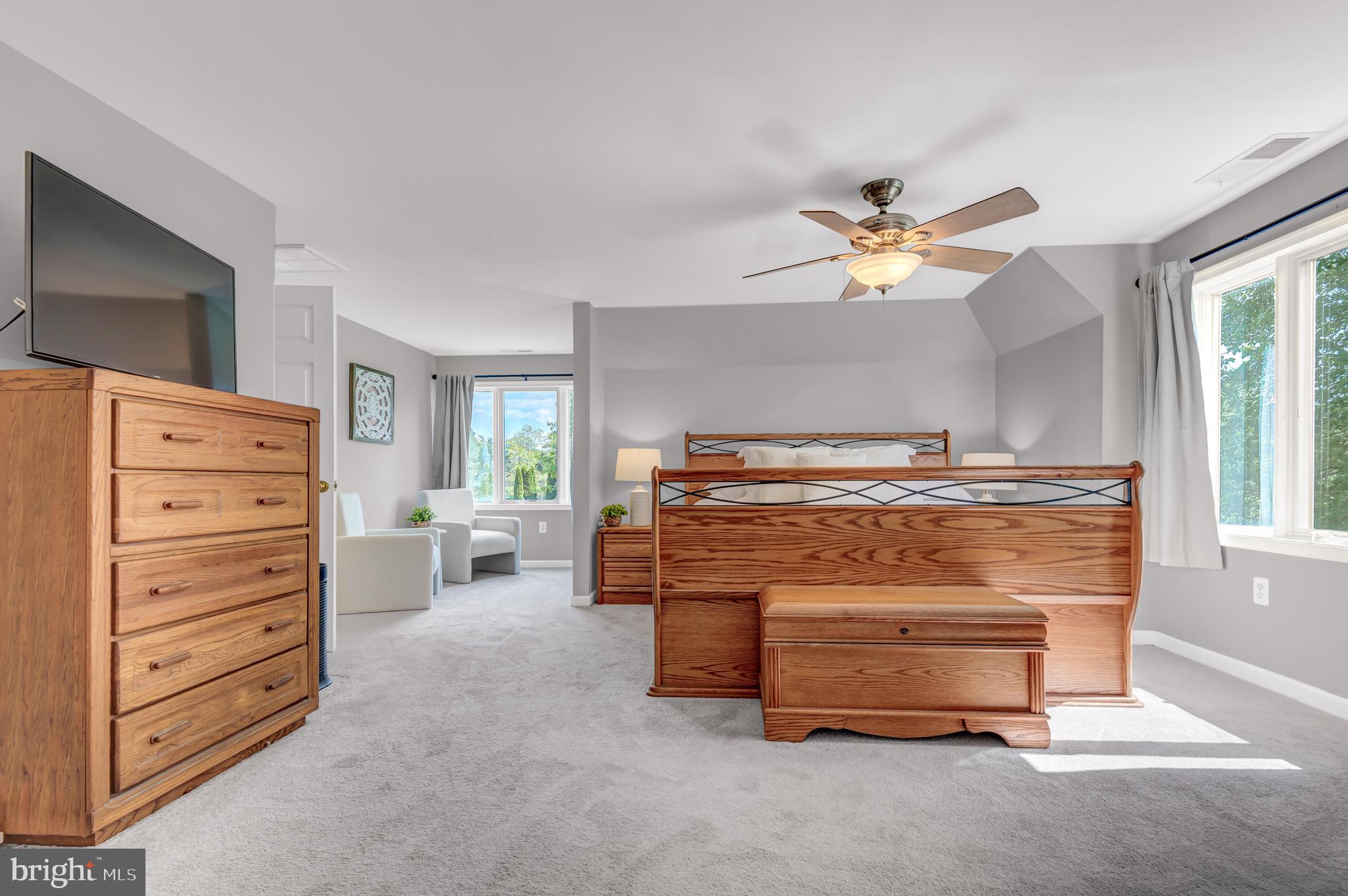 LOCUST HILL ESTATES - Residential