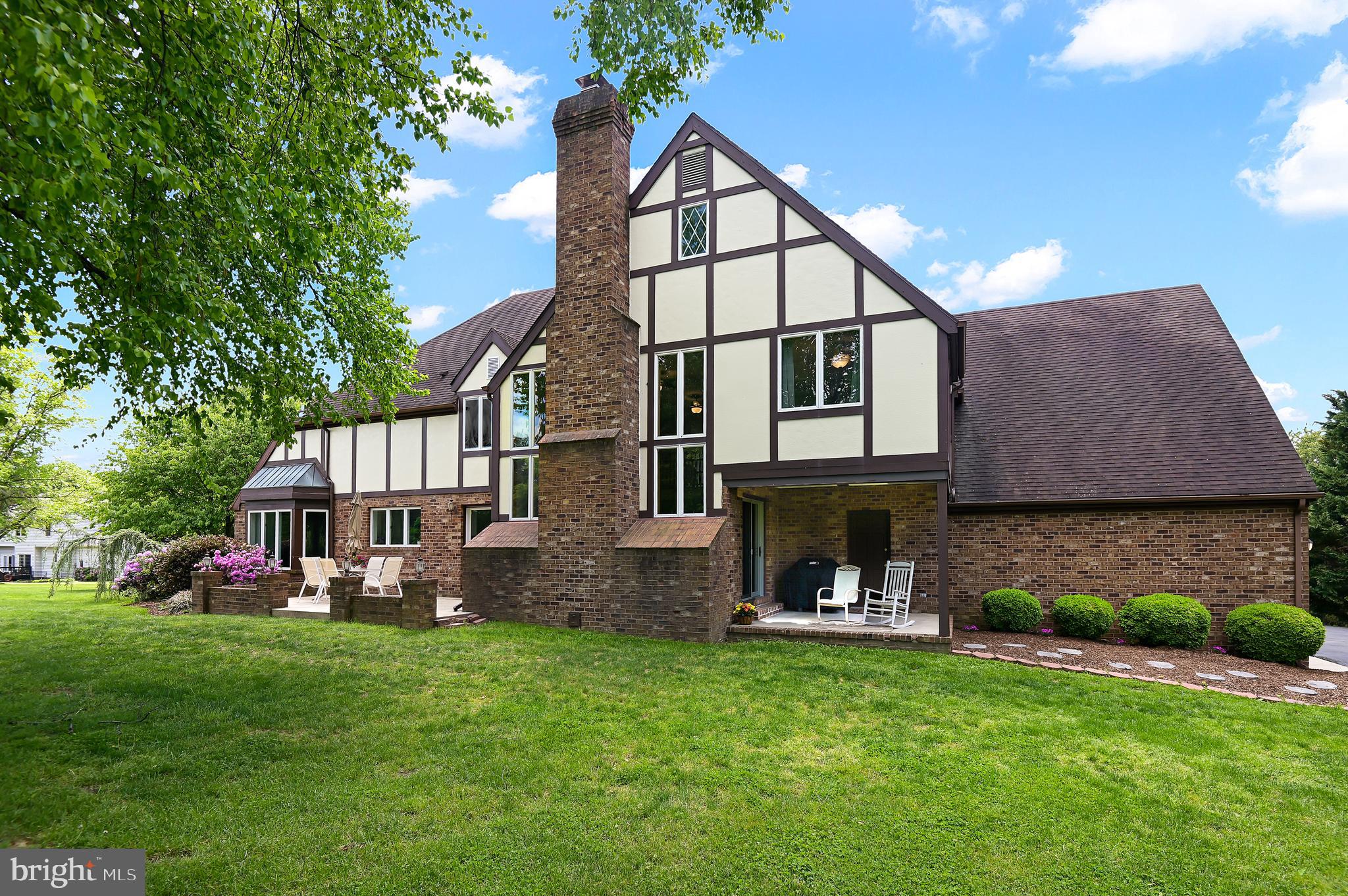 LOCUST HILL ESTATES - Residential