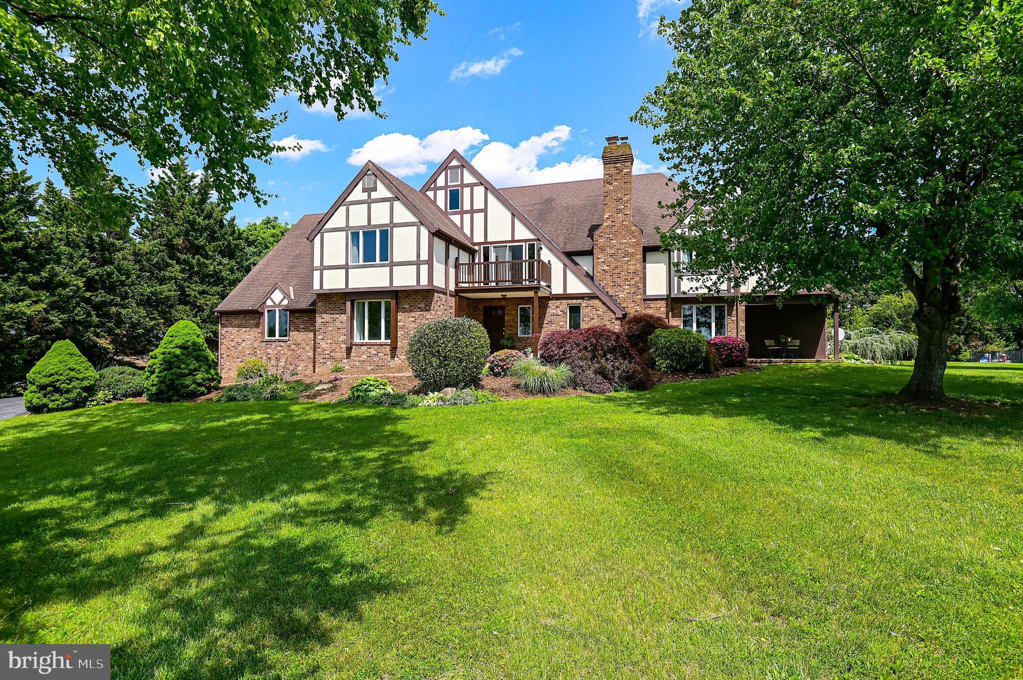 LOCUST HILL ESTATES - Residential