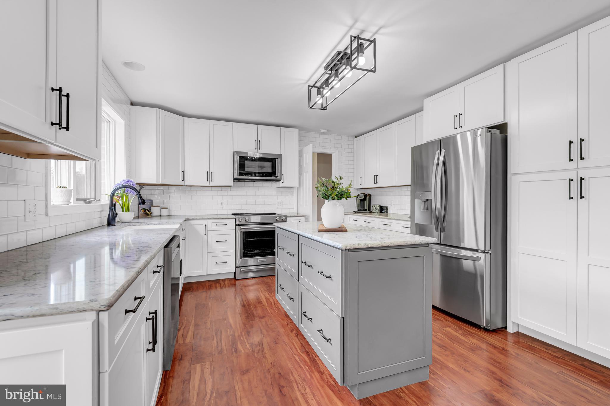 LOCUST HILL ESTATES - Residential