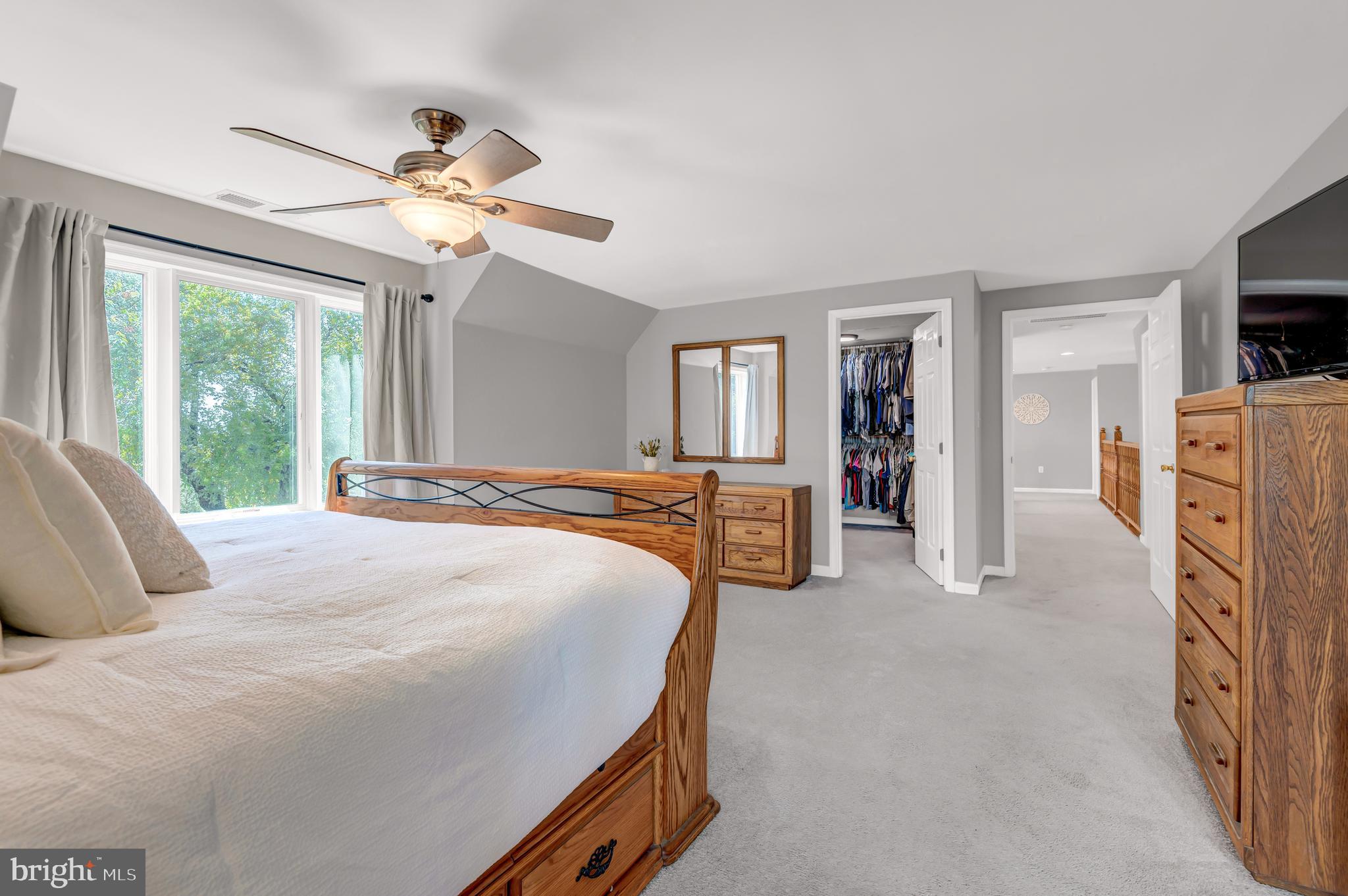 LOCUST HILL ESTATES - Residential